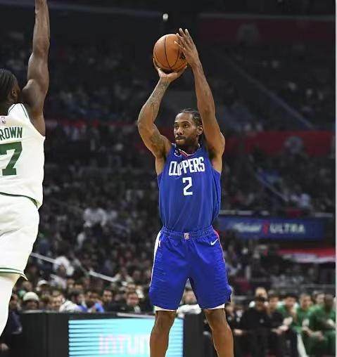 开云-12投10中教育双探花！健康的莱昂纳德仍是超级巨星