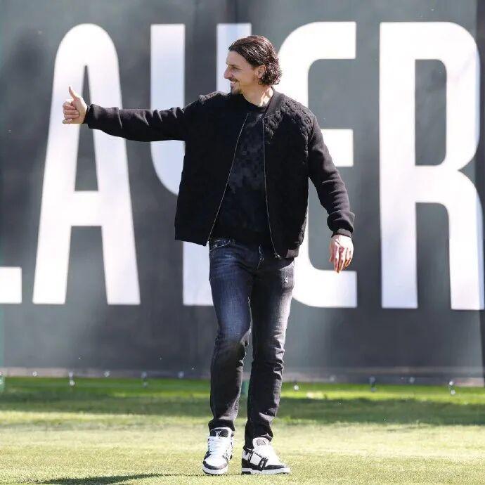 开云中国-基耶利尼丨伊布没拿过金球奖纯粹是倒霉